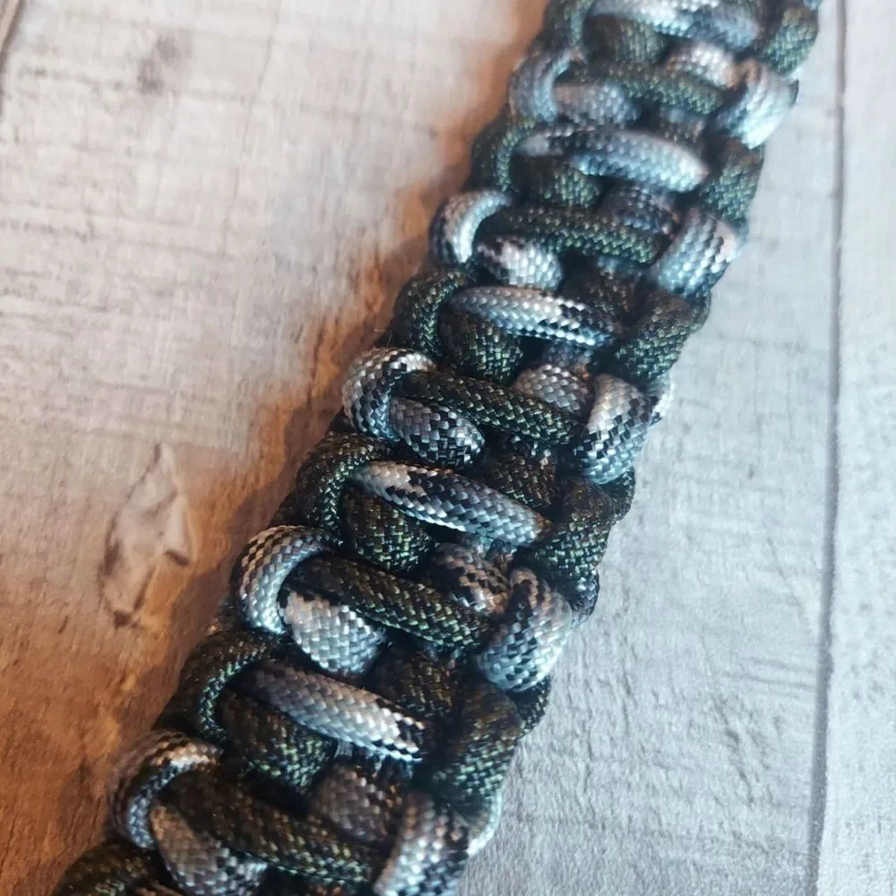 Handmade Paracord Keyholder Carabiner Clip & Keyring Urban Camo & Army Green